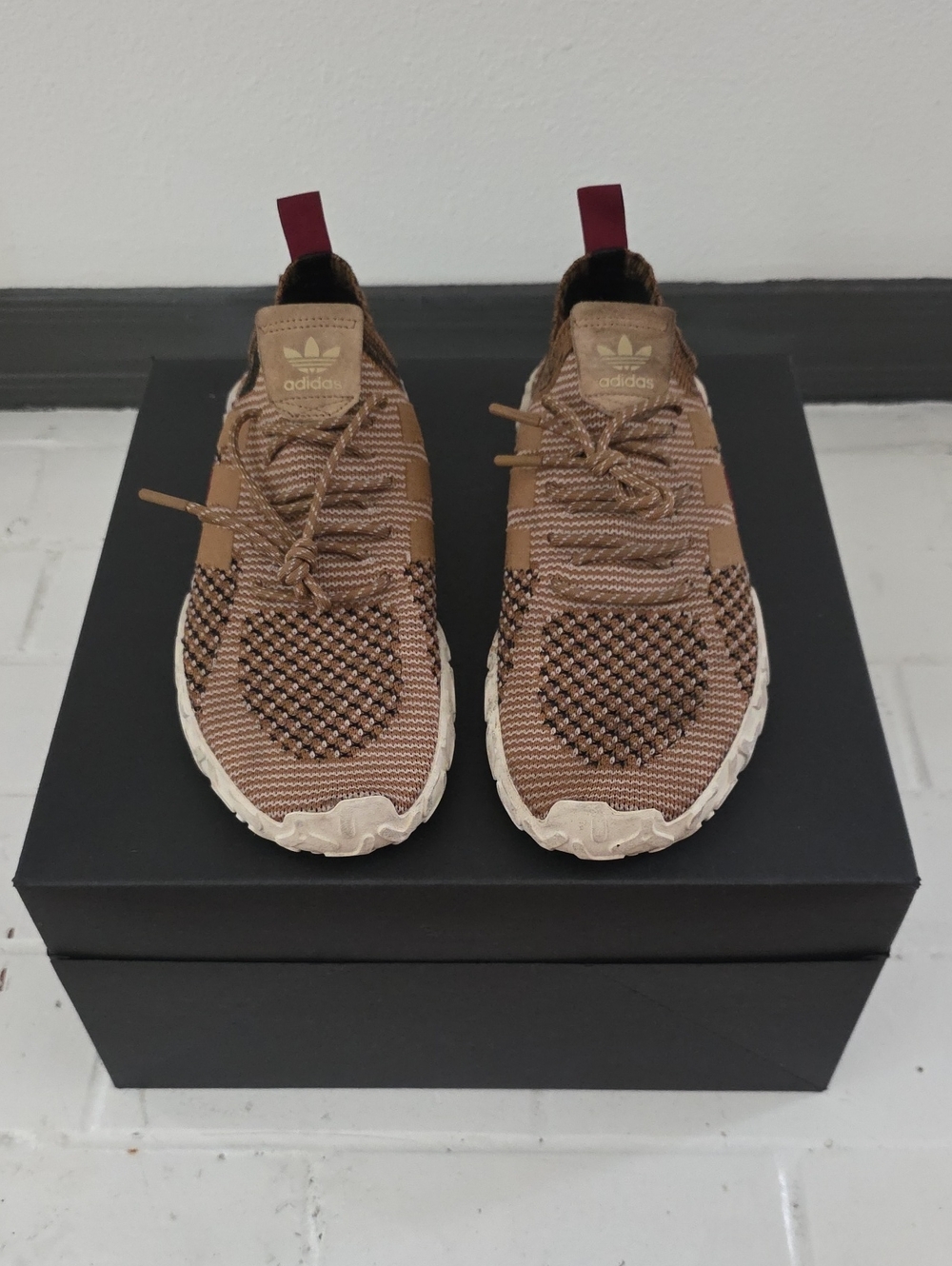 Adidas Men’s Brown Knit Sneaker with Maroon Heel Tab. Size 13.